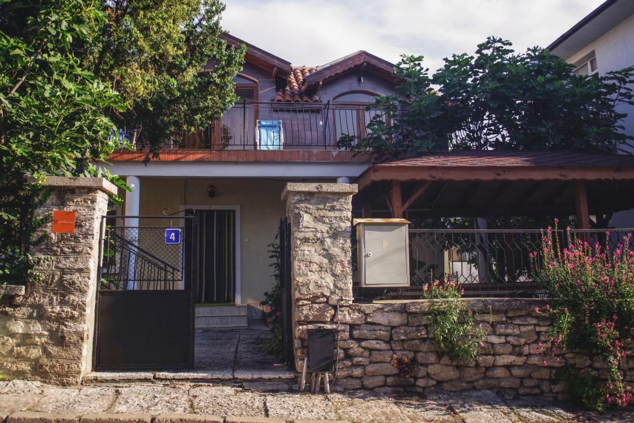 בלצ'יק Guest House Yoanna מראה חיצוני תמונה